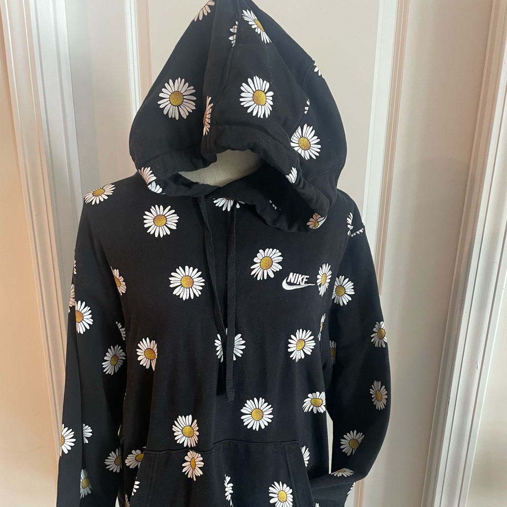 Nike Sportswear Daisy Essential + Fleece Hoodie